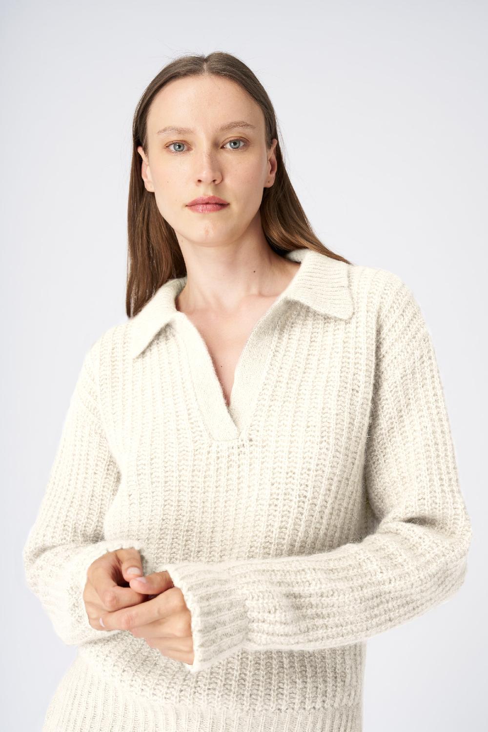120% Lino V-Neck Collared Cashmere Blend Sweater