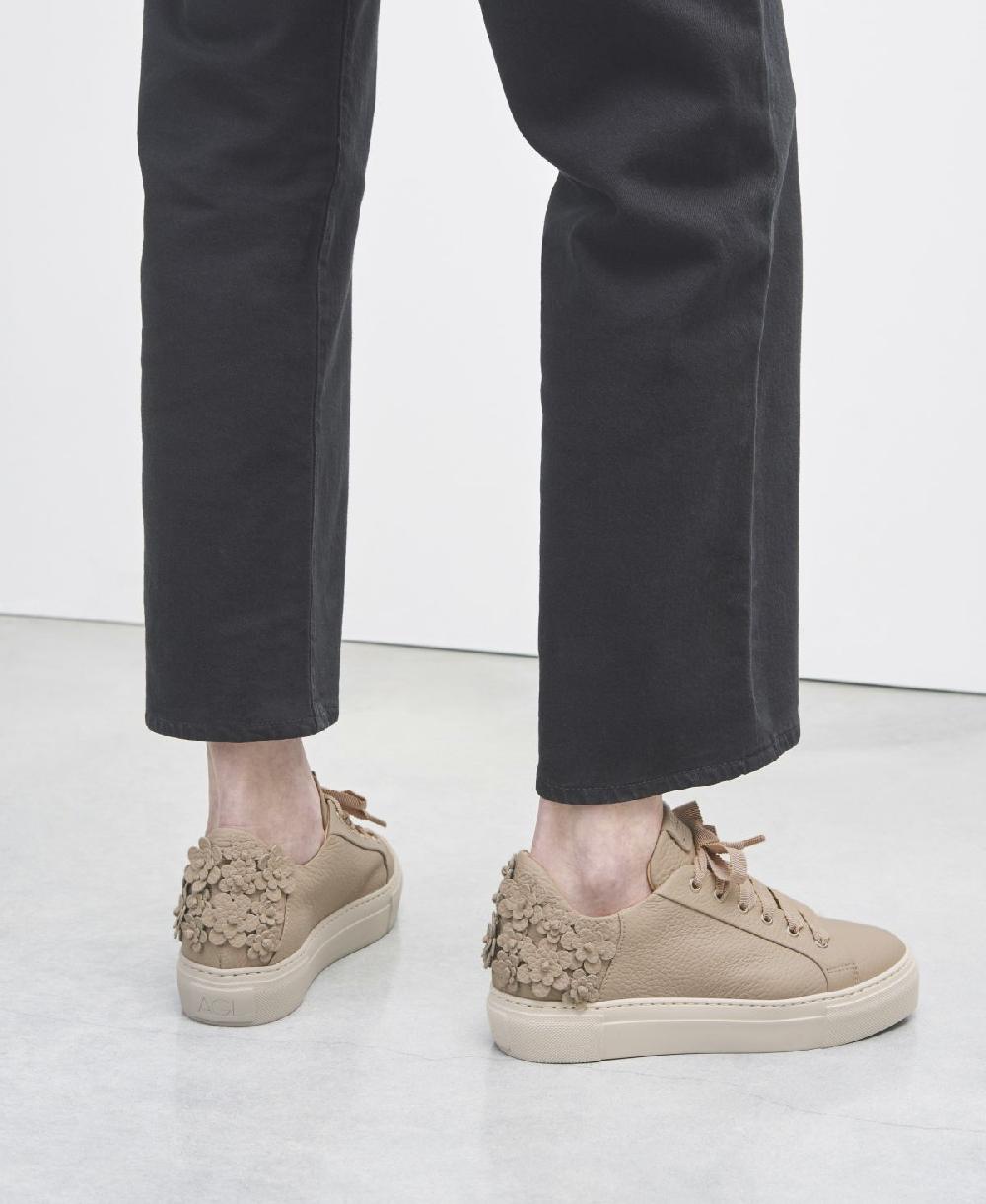 Agl Sneaker Con Fiori Tortora Eugenia