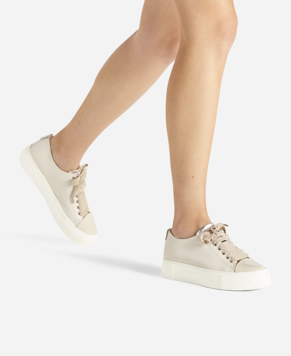 Agl Sneaker Con Puntina Crema Mollie