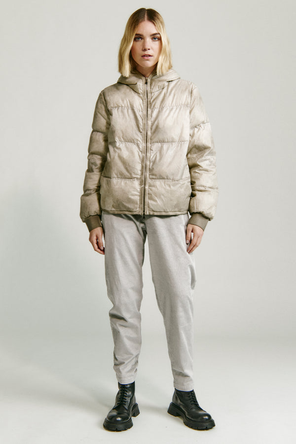 Transit Par Such Giubbino corto in vera piuma 50 grammi con cappuccio. tinto capo evolu – Transit