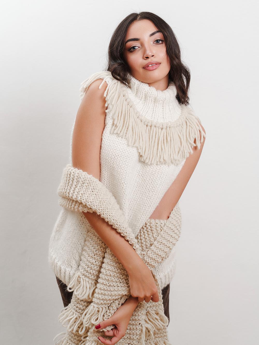 Tricot à Porter Gilet collo vulcano con frange a contrasto