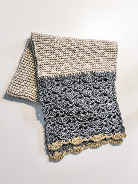 Tricot à Porter Sciarpa In Maglia Con Bordi Traforati Finitura A Smerlo