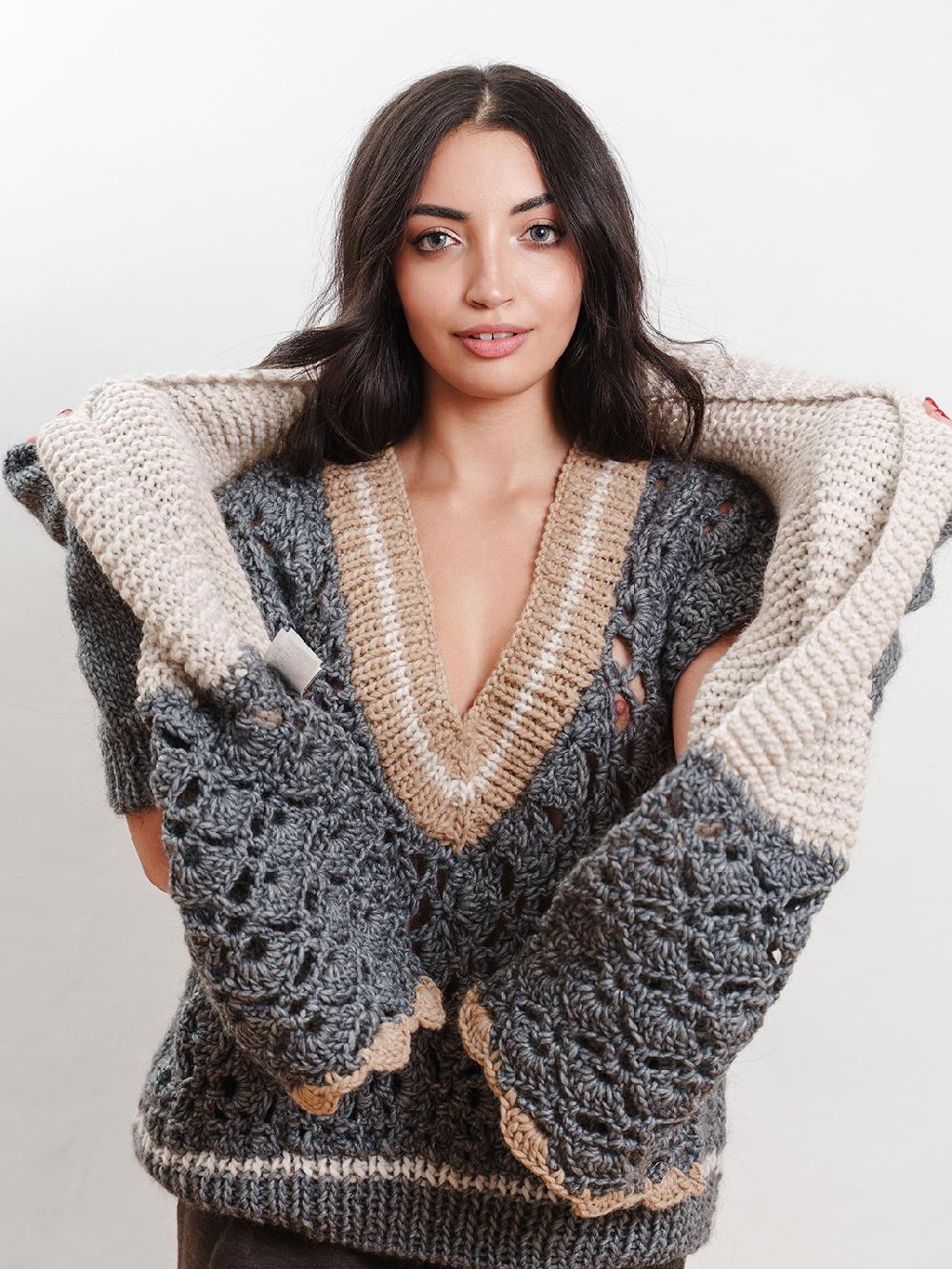 Tricot à Porter Sciarpa in maglia con bordi traforati finitura a smerlo