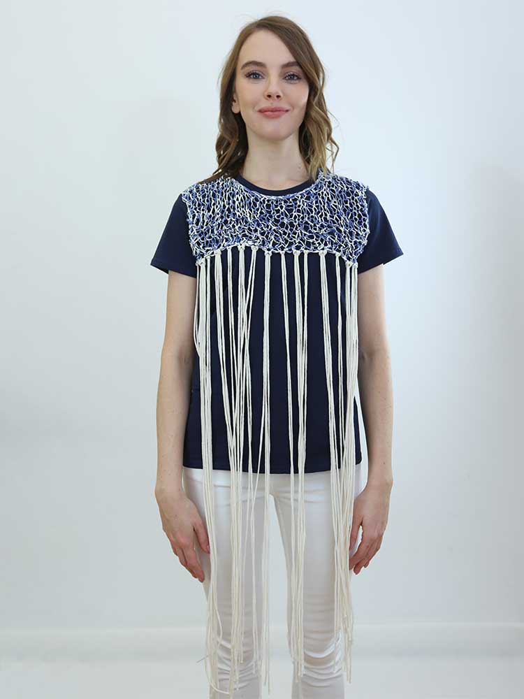 Tricot à Porter T-SHIRT CON APPLICAZIONE A RETE E FRANGE