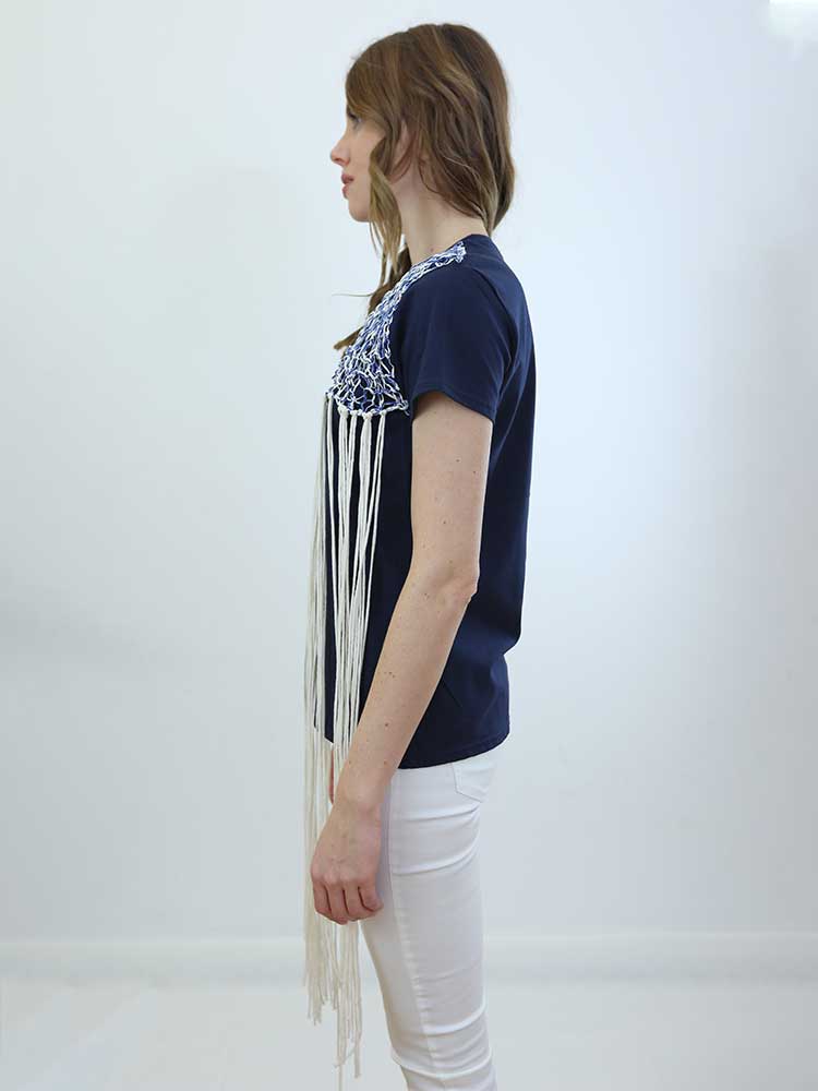 Tricot à Porter T-SHIRT CON APPLICAZIONE A RETE E FRANGE