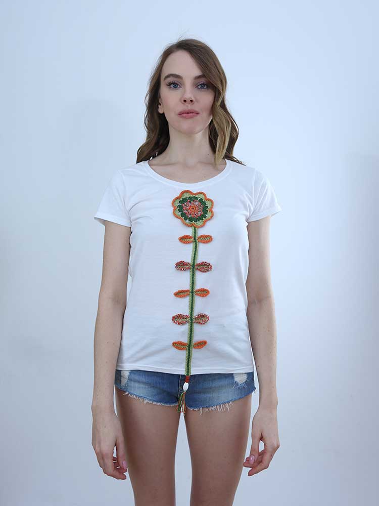 Tricot à Porter T-SHIRT SCOLLO AMPIO RICAMO UNCINETTO