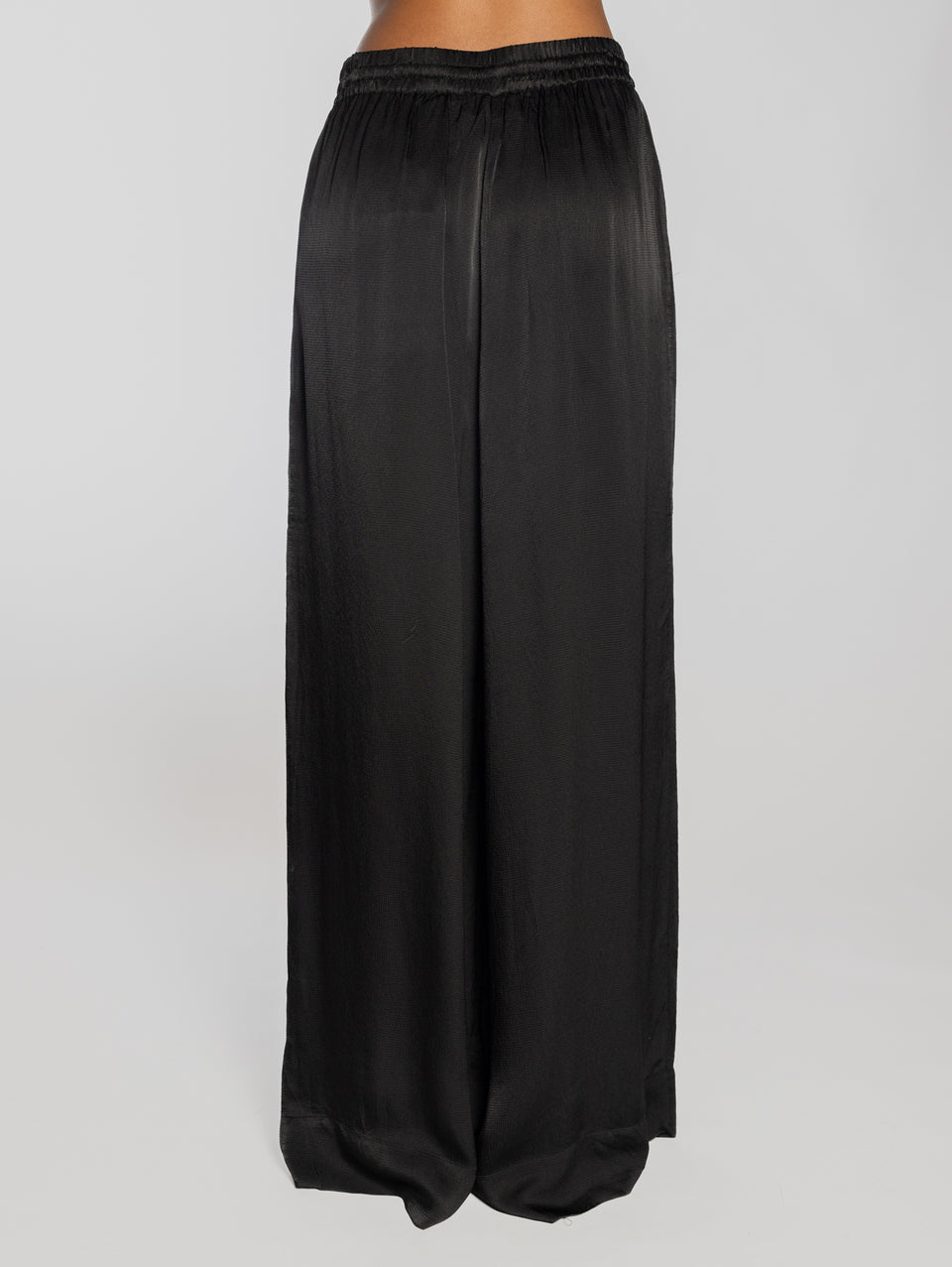 ESSENTIEL ANTWERP Pantaloni Ampi In Seersucker Nero