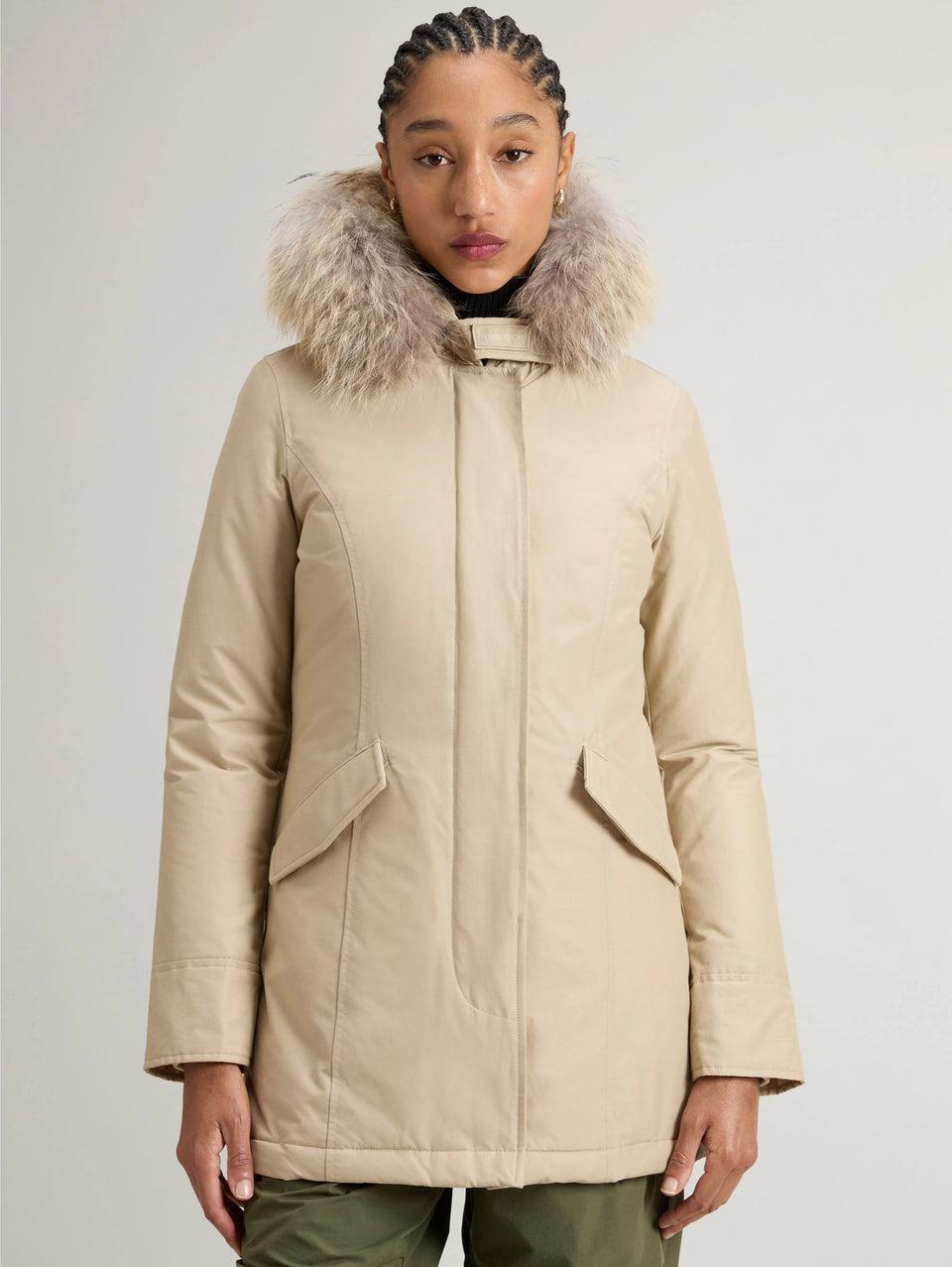 WOOLRICH Parka Arctic con Cappuccio in Raccoon Beige