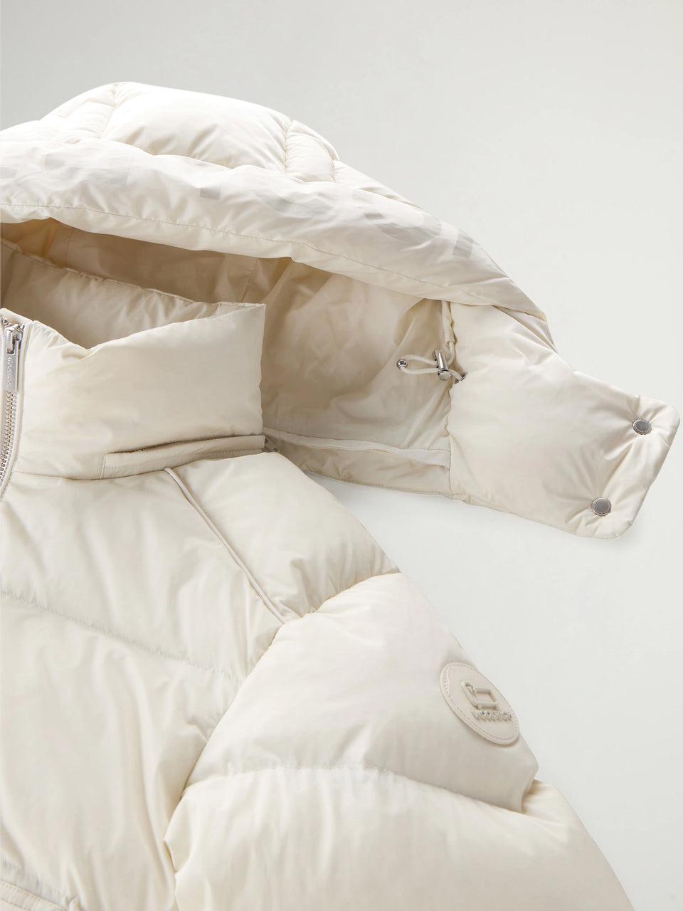 WOOLRICH Piumino Corto Alsea Con Cappuccio Staccabile Latte