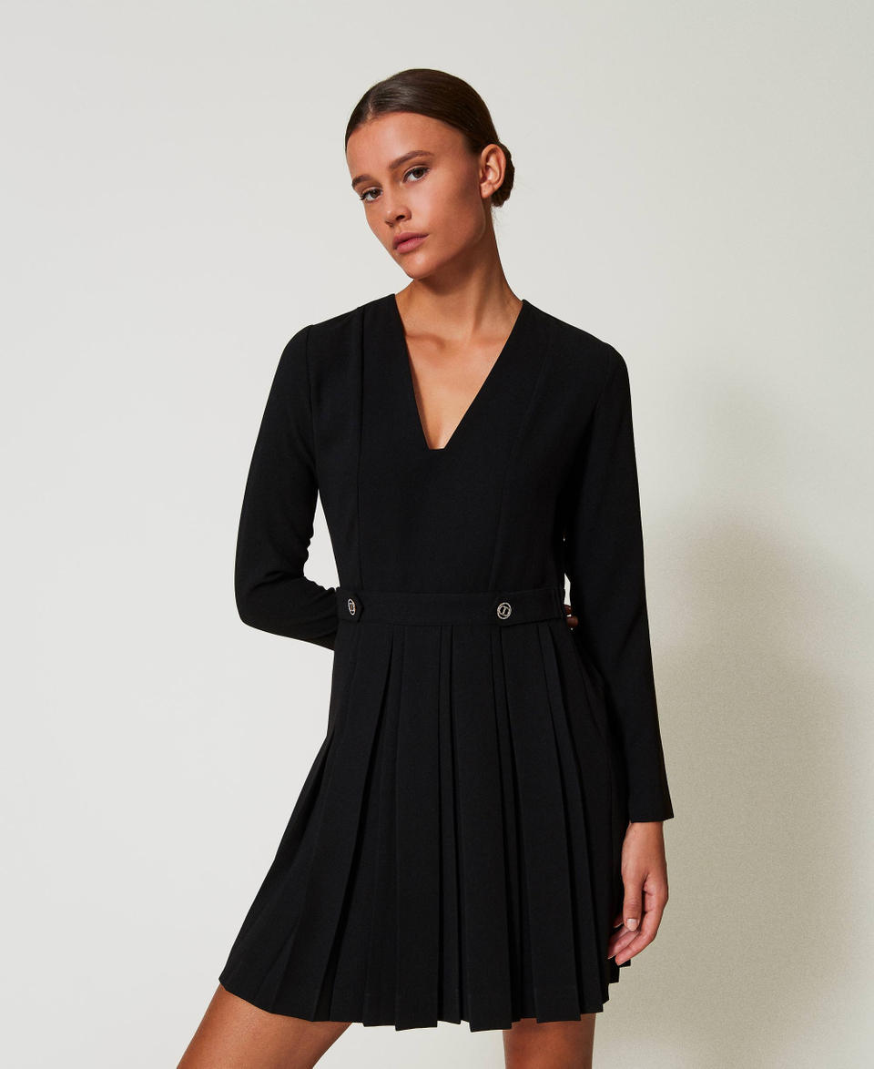 Twin Set Abito corto in crêpe plissé con bottoni