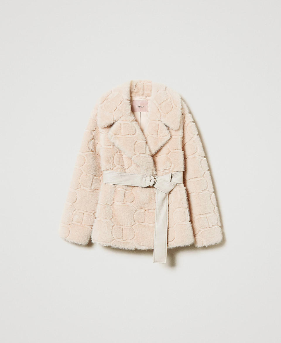 Twin Set Cappotto Corto In Faux Fur Con Oval T