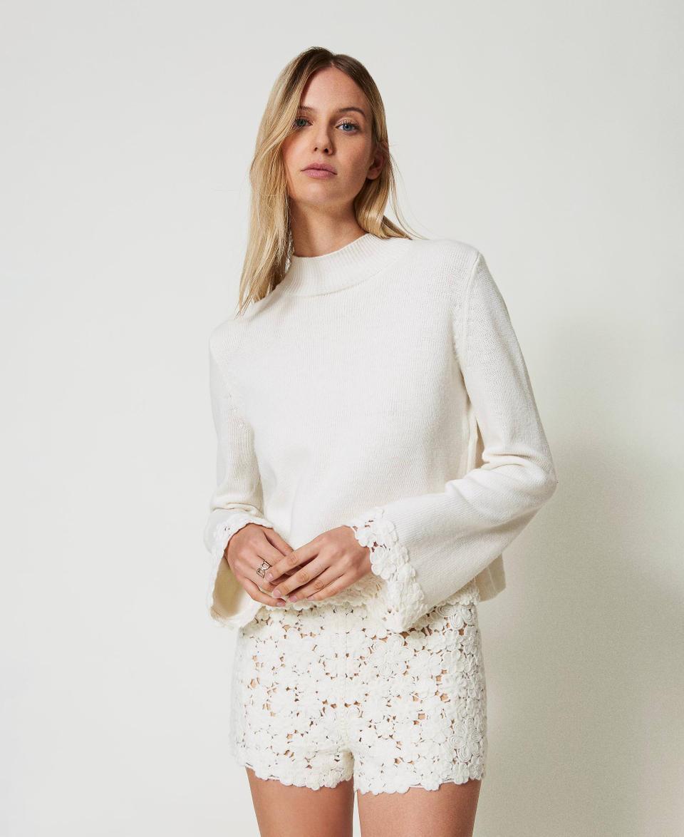 Twin Set Maglia lupetto in misto lana con ricamo