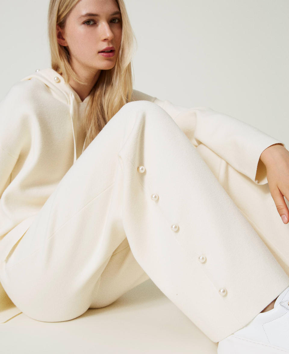 Twin Set Pantaloni wide leg in maglia con perle
