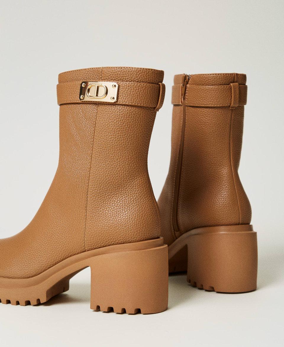 Twin Set Stivaletti Con Placchetta Logo