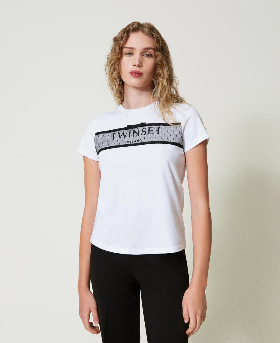 Twin Set T-shirt con balza in tulle e ricamo logo