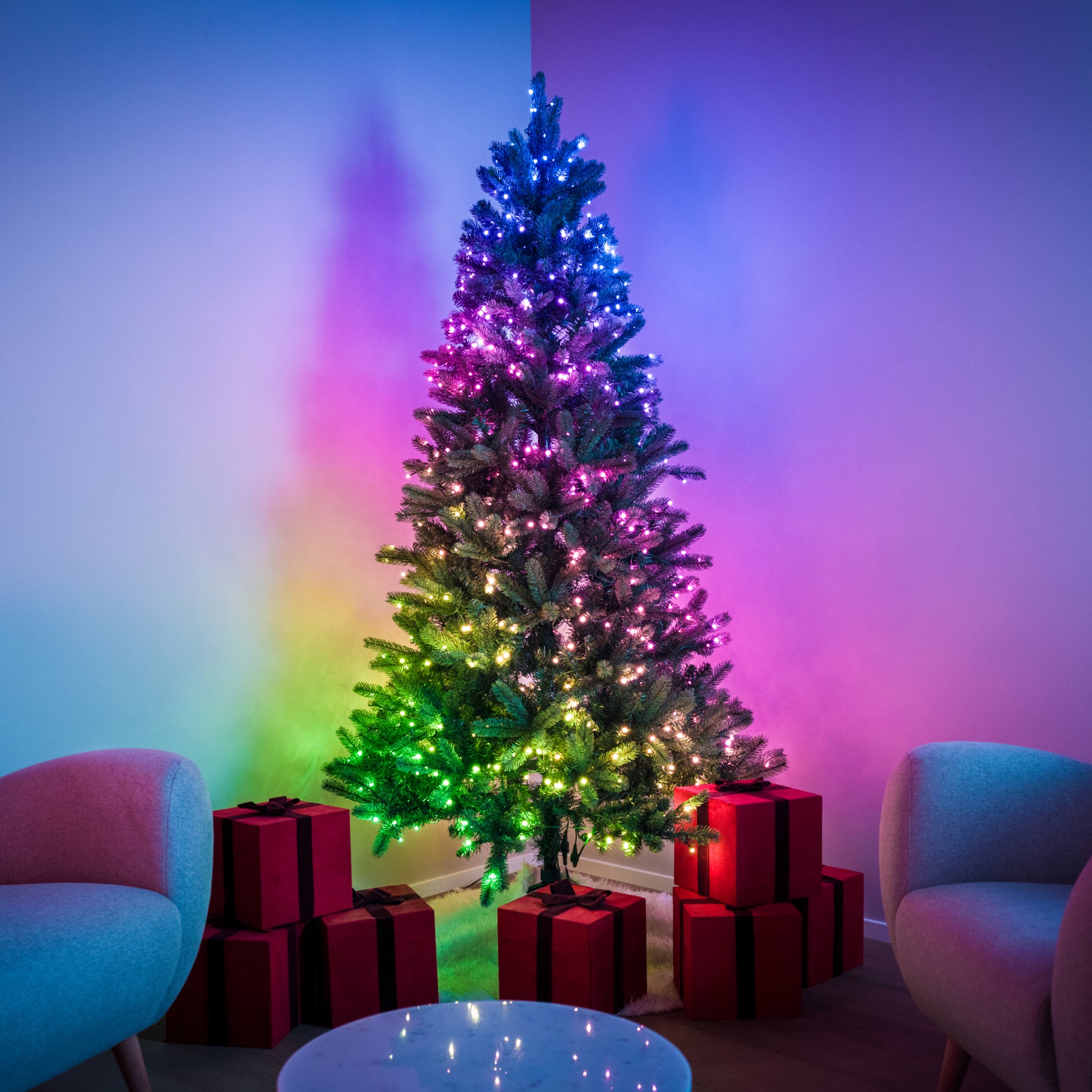 Twinkly Pre-lit Regal Tree (Multicolore)