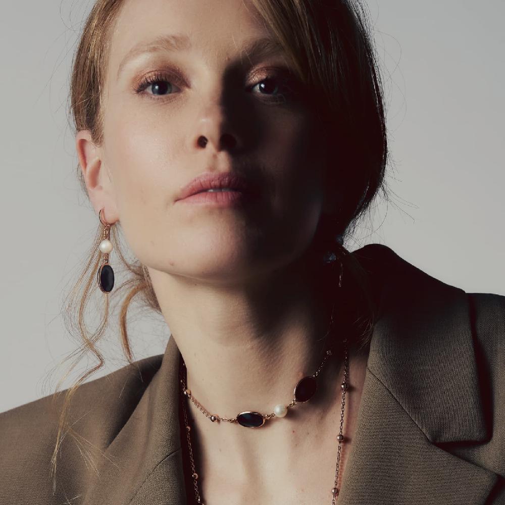 Unoaerre Orecchini Lunghi Con Pietra Nera E Perle | UNOAERRE Gioielli