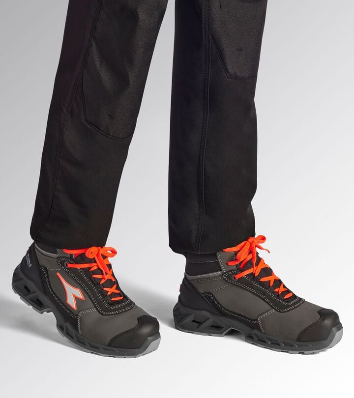 Utility Diadora SHARK STA IMP LEAT MID S3S FO SR SC ESD Scarpa Antinfortunistica Alta