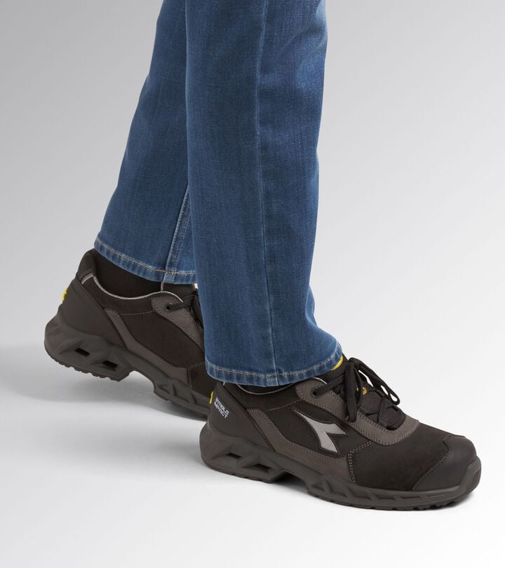 Utility Diadora SHARK STABLE IMPACT LEATHER LOW S3 SRC ESD Scarpa Antinfortunistica Bassa