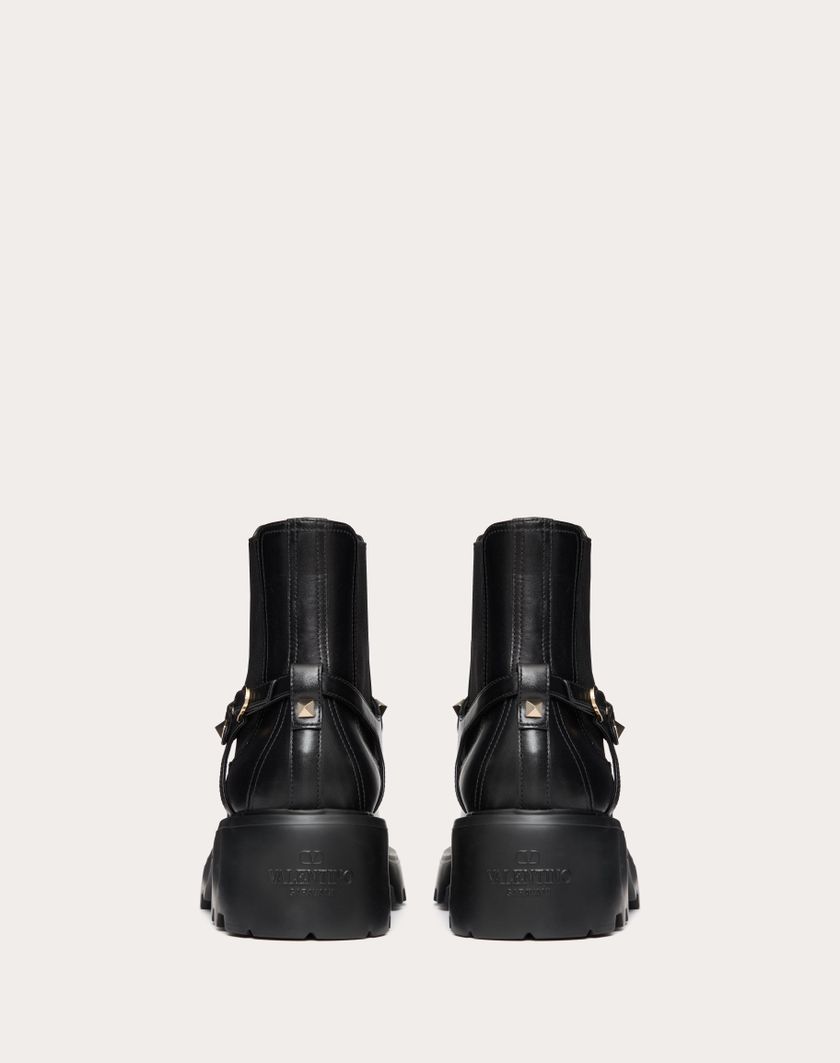 Valentino Handbags Beatle Rockstud In Vitello 55mm Per Donna In Nero | Valentino IT