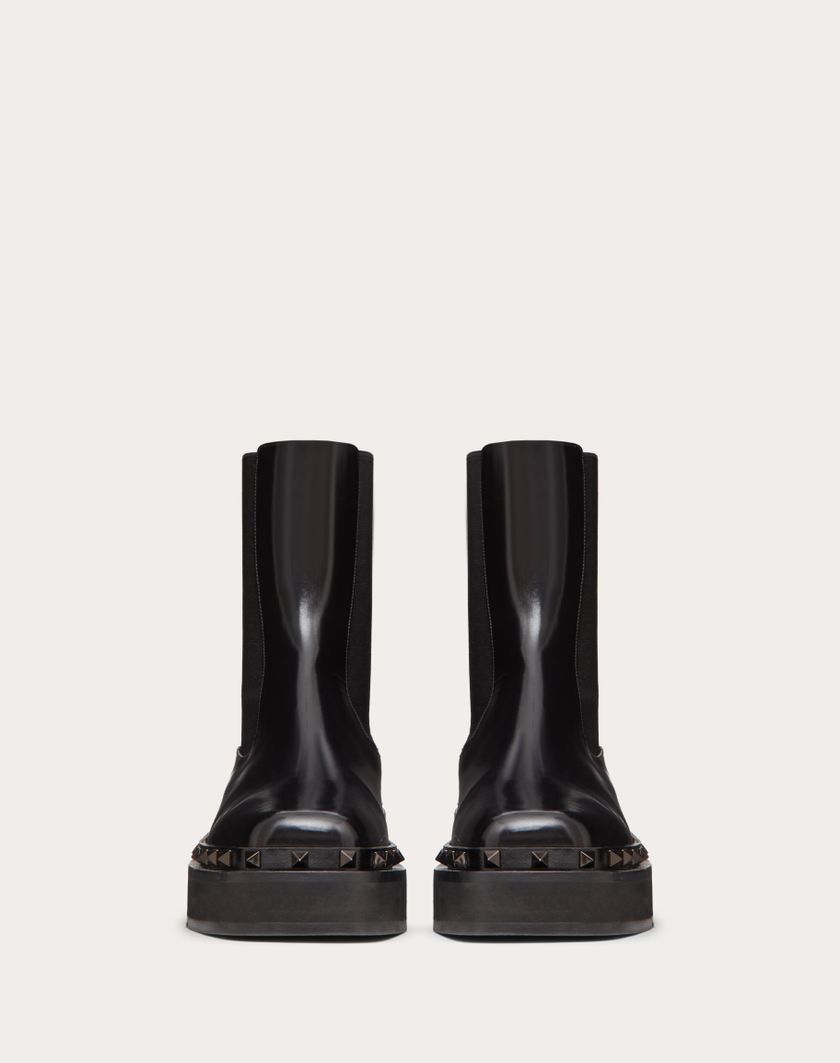 Valentino Handbags Beatle Rockstud M-way In Vitello E Borchie In Tono 50mm Per Donna In Nero | Valentino IT