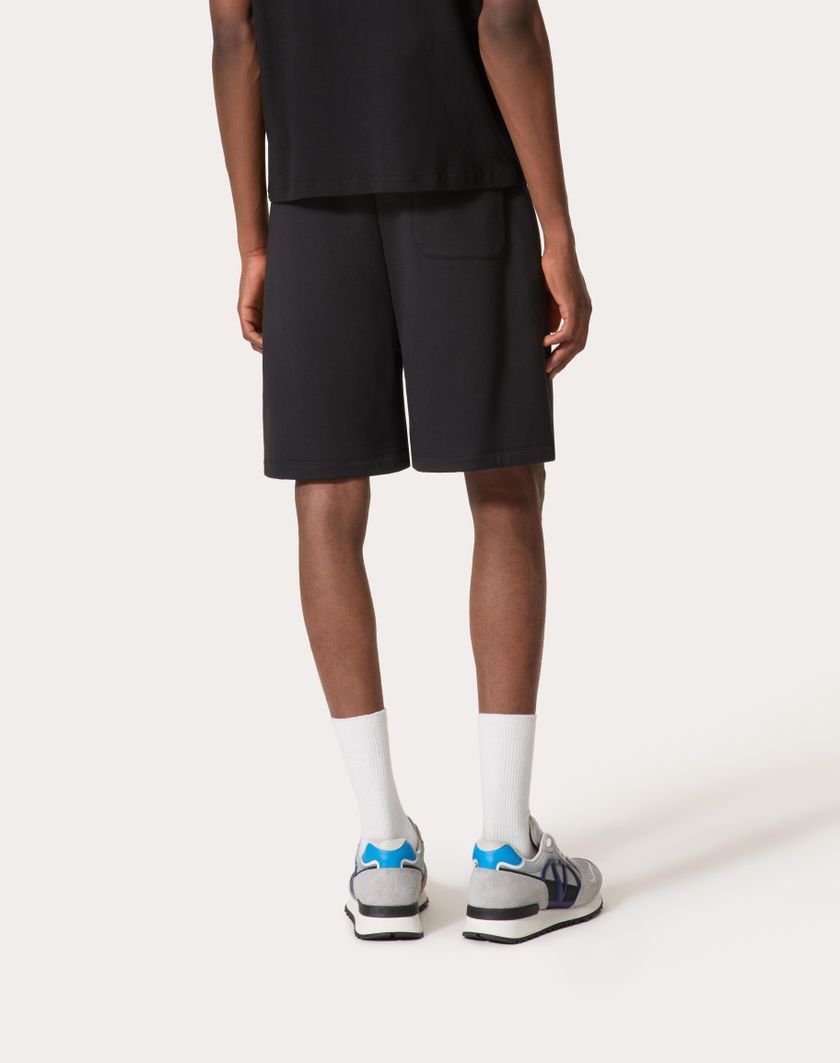 Valentino Handbags Bermuda In Cotone Tecnico Con Patch Vlogo Signature Per Uomo In Nero | Valentino IT