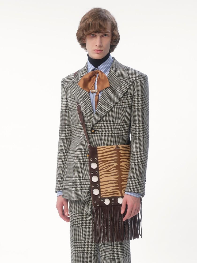 Valentino Handbags Borsa A Spalla Valentino Garavani Nellcôte In Vitello Effetto Pony Animalier Con Frange Per Uomo In Beige/testa Di Moro/oak Brown | Valentino IT