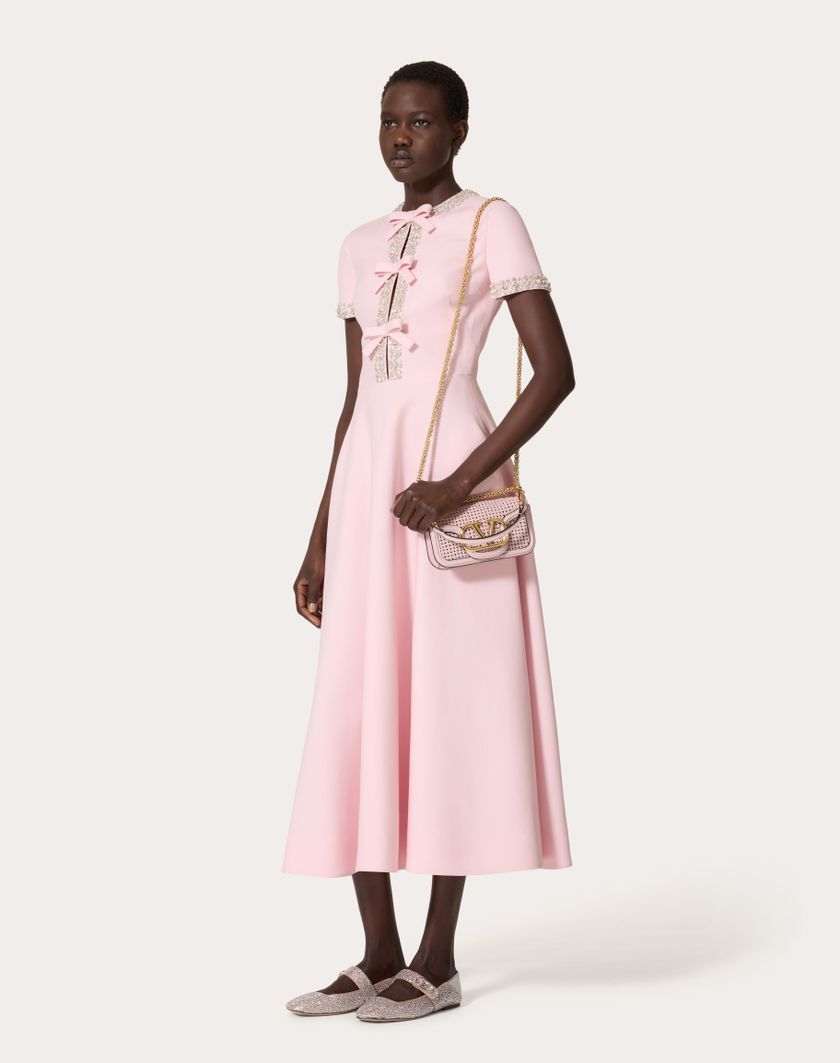 Valentino Handbags Borsa Piccola A Spalla Valentino Garavani Locò In Pelle Intrecciata Per Donna In Rose Quartz | Valentino IT