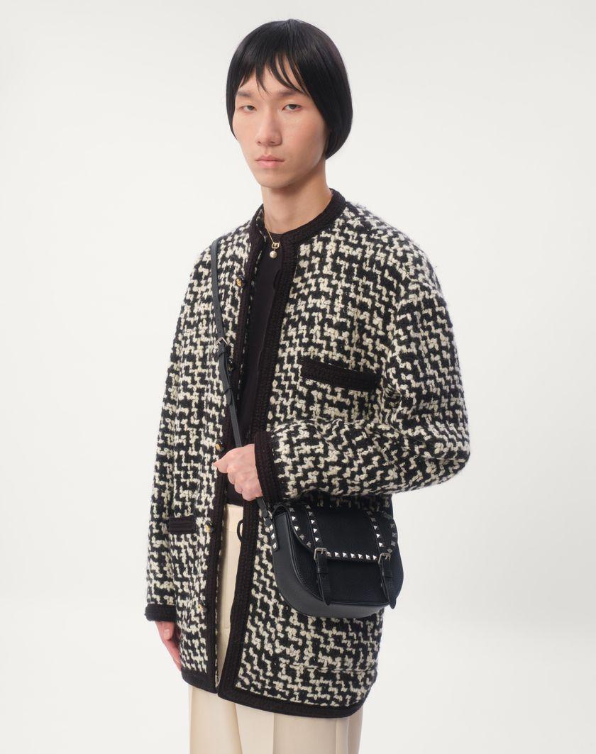 Valentino Handbags Borsa Piccola A Tracolla Rockstud In Vitello Granato Per Uomo In Nero | Valentino IT