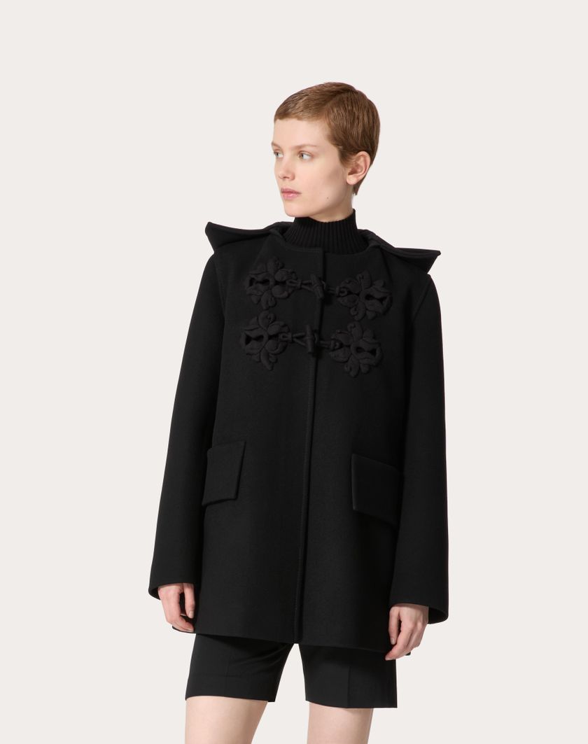 Valentino Handbags Caban In Compact Coat Ricamato Per Donna In Nero | Valentino IT
