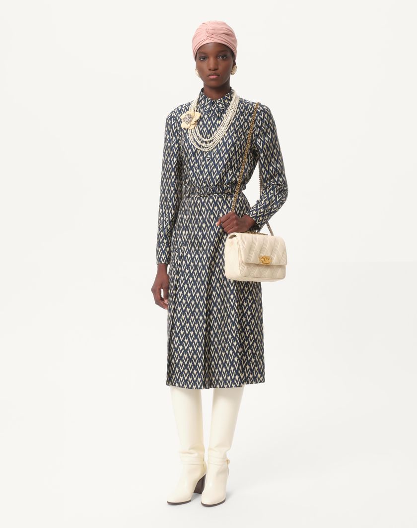 Valentino Handbags Camicia In Twill Toute La V Per Donna In Nero/avorio | Valentino IT