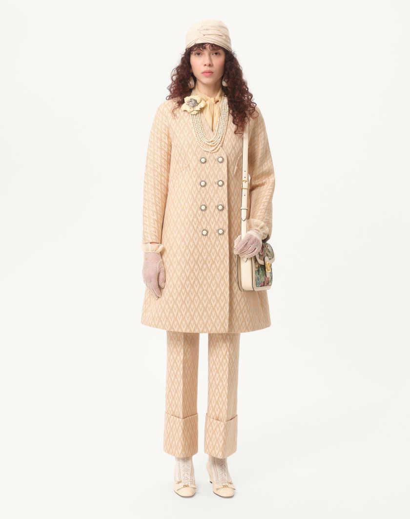 Valentino Handbags Cappotto In Lurex Jacquard Toute La V Per Donna In Betulla/oro | Valentino IT