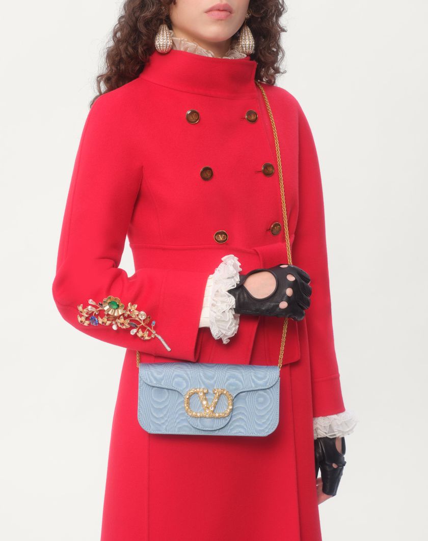 Valentino Handbags Clutch Valentino Garavani Locò In Tessuto Moiré Con Logo Gioiello Per Donna In Nero/crystal | Valentino IT