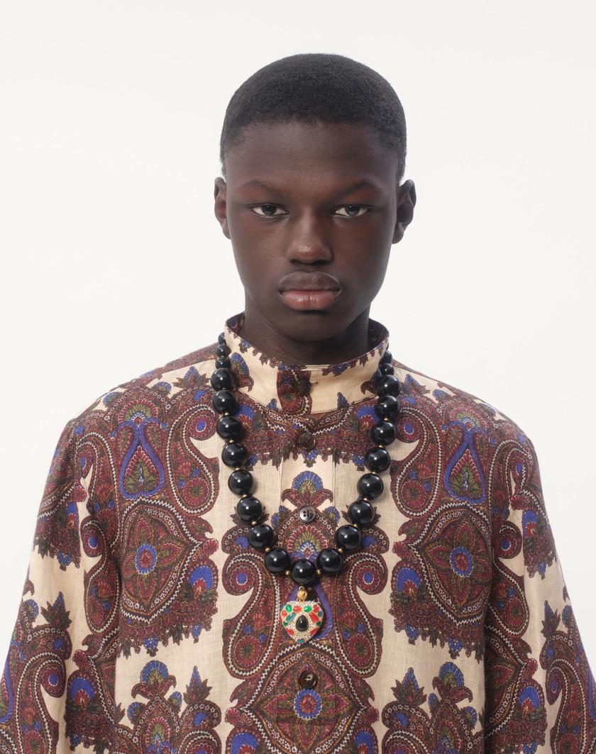 Valentino Handbags Collana Valentino Garavani Coeur Royal In Metallo Resina Smalto E Cristalli Swarovski® Per Uomo In Antique Brass/rosso/nero/crystal | Valentino IT