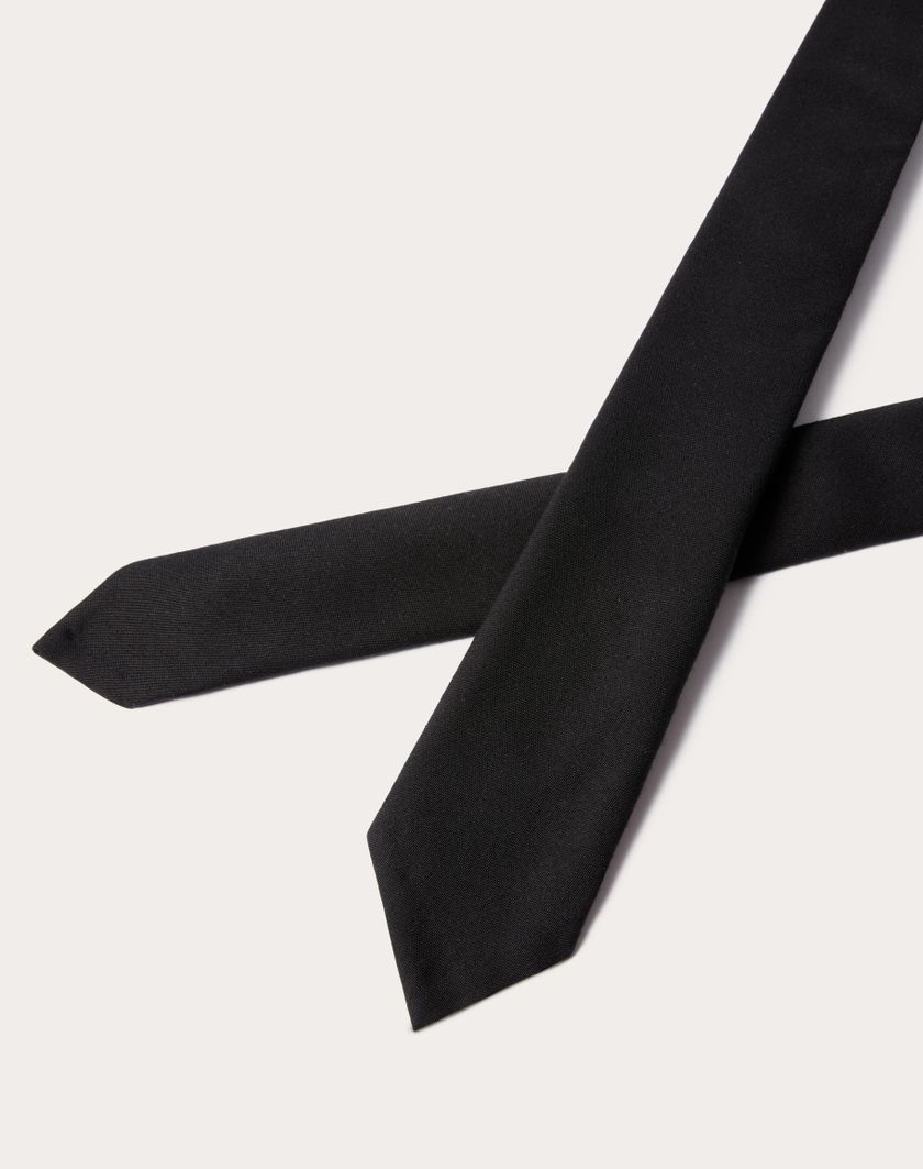 Valentino Handbags Cravatta Valentie In Lana E Seta Per Uomo In Nero | Valentino IT