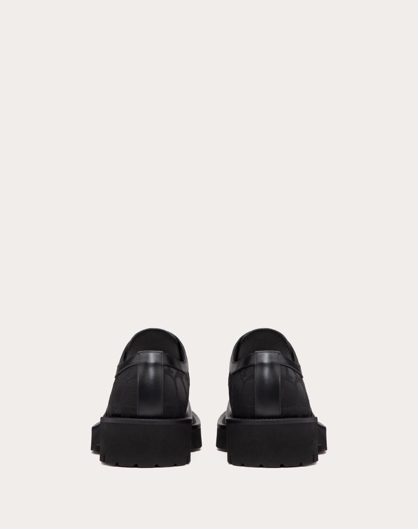 Valentino Handbags Derby Toile Iconographe In Tessuto Tecnico Toile Iconographe E Vitello Per Uomo In Nero | Valentino IT