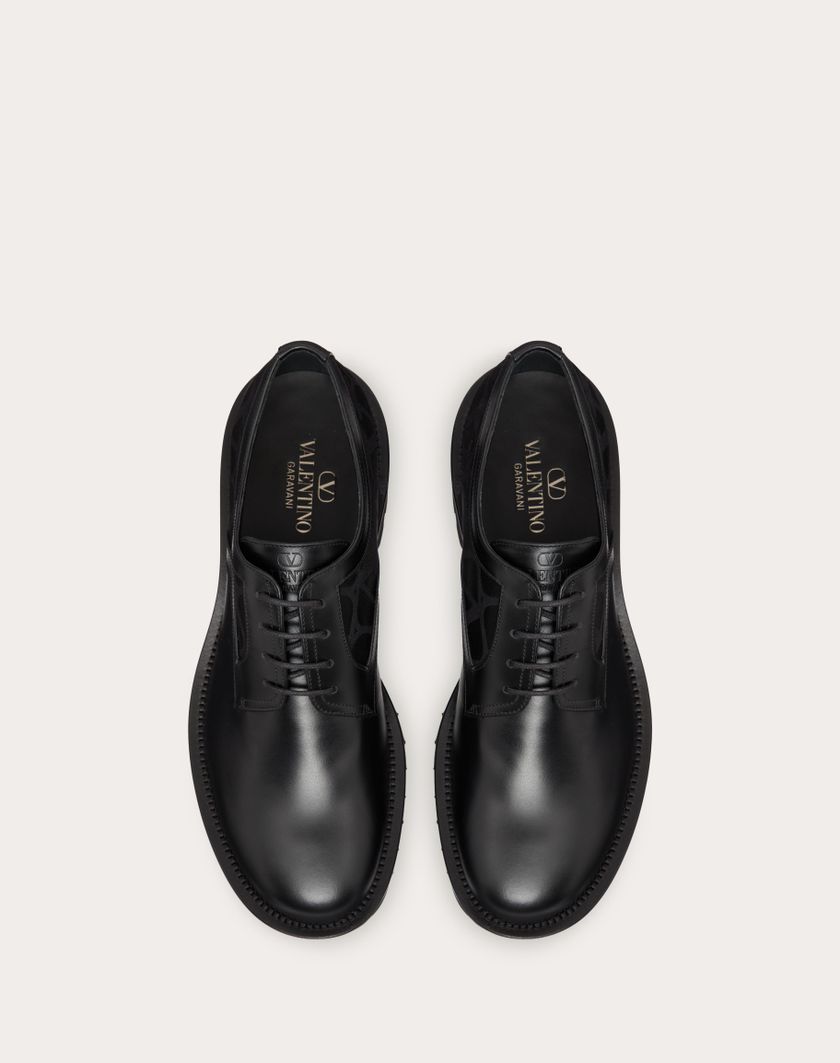 Valentino Handbags Derby Toile Iconographe In Tessuto Tecnico Toile Iconographe E Vitello Per Uomo In Nero | Valentino IT