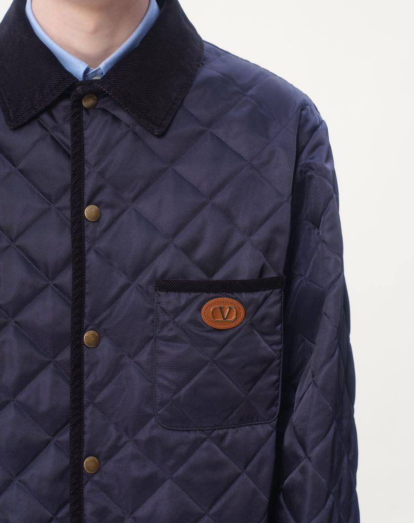 Valentino Handbags Giacca Camicia In Nylon Trapuntata Con Patch Vlogo Per Uomo In Navy | Valentino IT