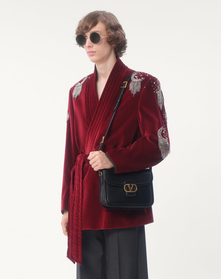 Valentino Handbags Giacca Con Cintura In Velluto Di Cotone Con Ricami Di Strass E Perline Per Uomo In Cremisi | Valentino IT