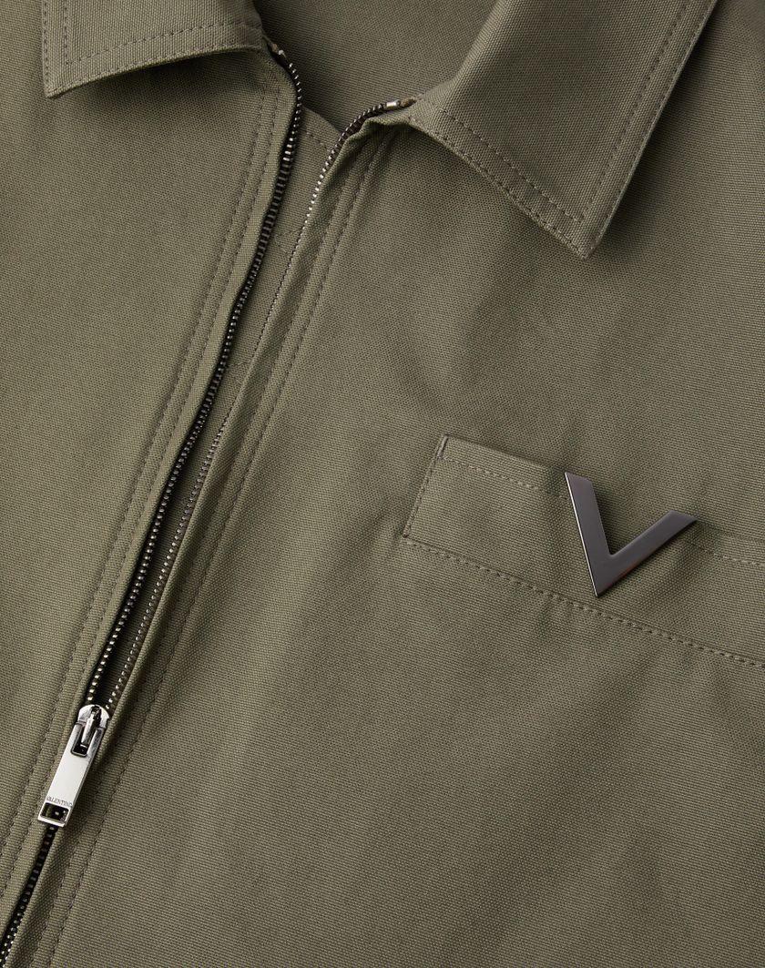 Valentino Handbags Giacca In Canvas Di Cotone Stretch Con V Detail Metallica Per Uomo In Olive | Valentino IT