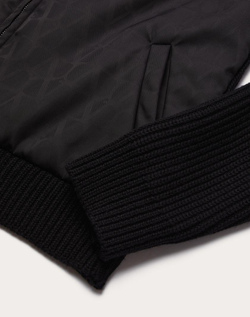 Valentino Handbags Giacca In Maglia Di Lana Con Pannello Frontale In Nylon Jacquard Toile Iconographe Per Uomo In Nero | Valentino IT