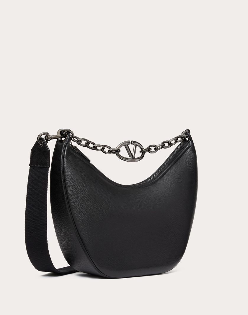 Valentino Handbags Hobo Media Vlogo Moon Bag In Vitello Granato Con Catena Per Uomo In Nero | Valentino IT