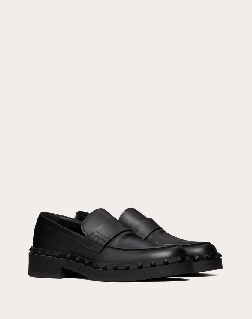 Valentino Handbags Mocassino Rockstud M-way In Vitello Per Uomo In Nero | Valentino IT