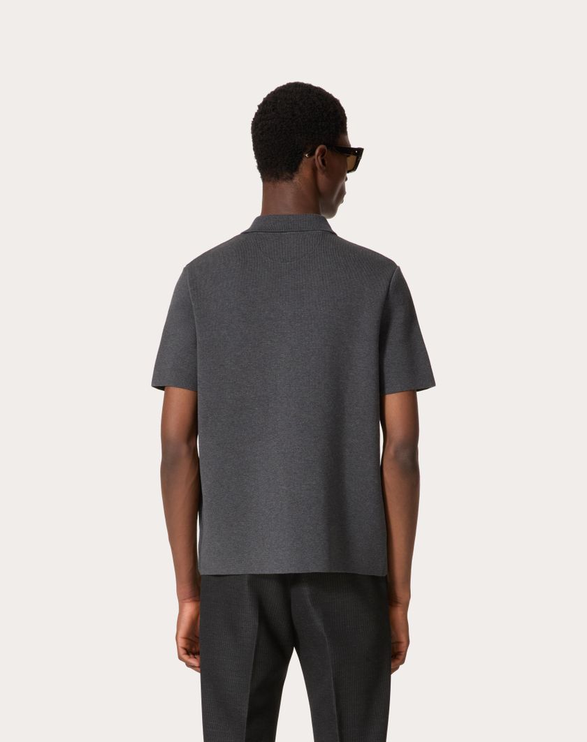 Valentino Handbags Polo In Cotone Stretch Con V Detail Metallica Per Uomo In Grigio | Valentino IT