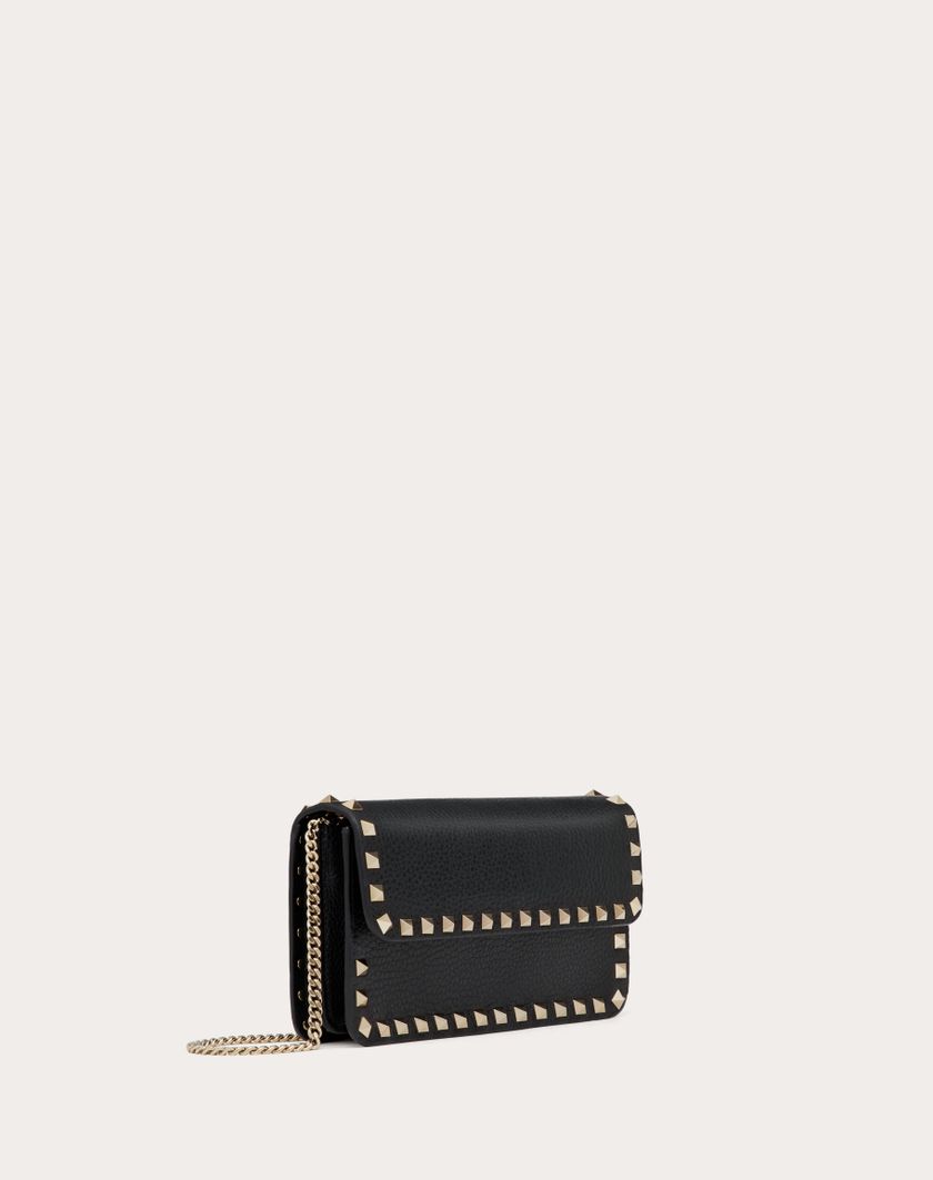 Valentino Handbags Pouch Con Catena Rockstud In Vitello Granato Per Donna In Nero | Valentino IT