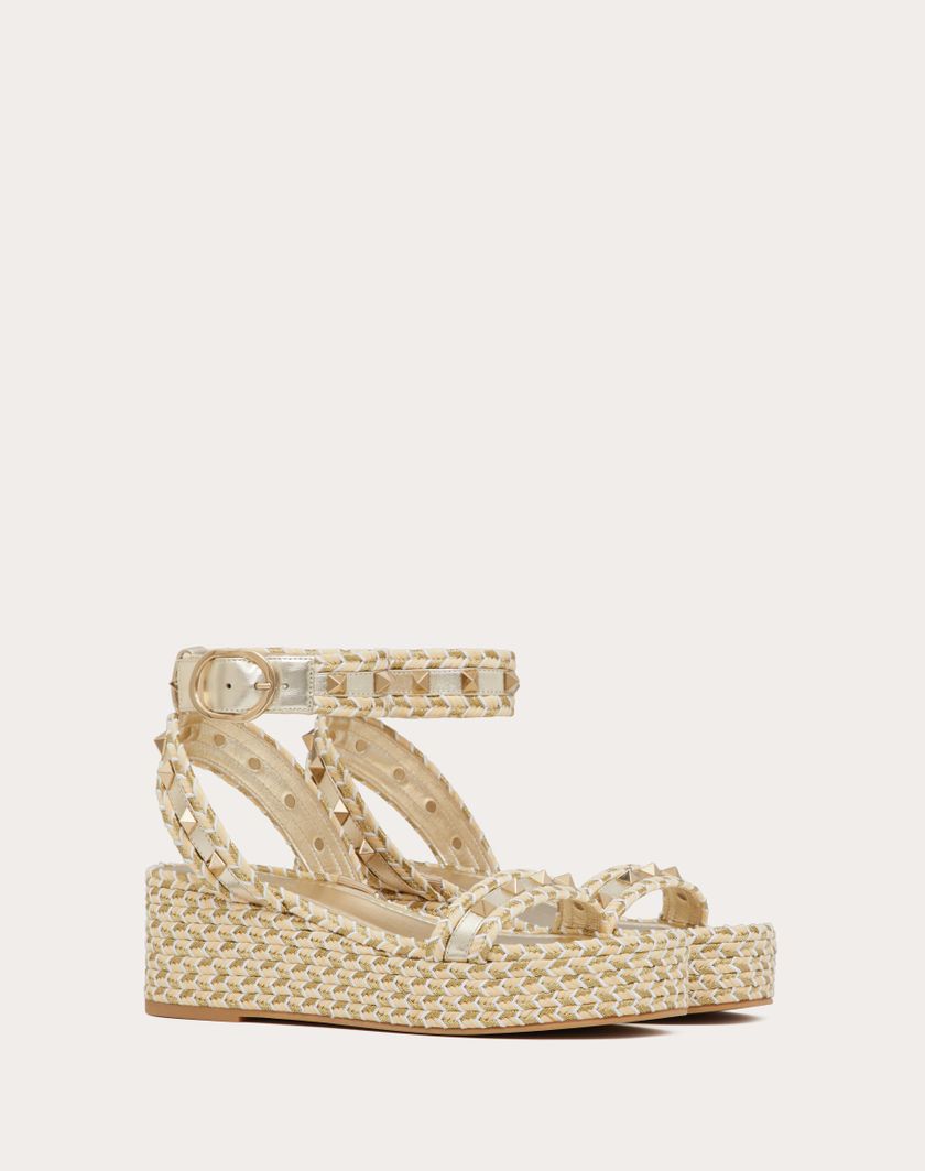 Valentino Handbags Sandalo Flatform Rockstud In Nappa Laminata 45mm Per Donna In Naturale/avorio/oro/platino | Valentino IT