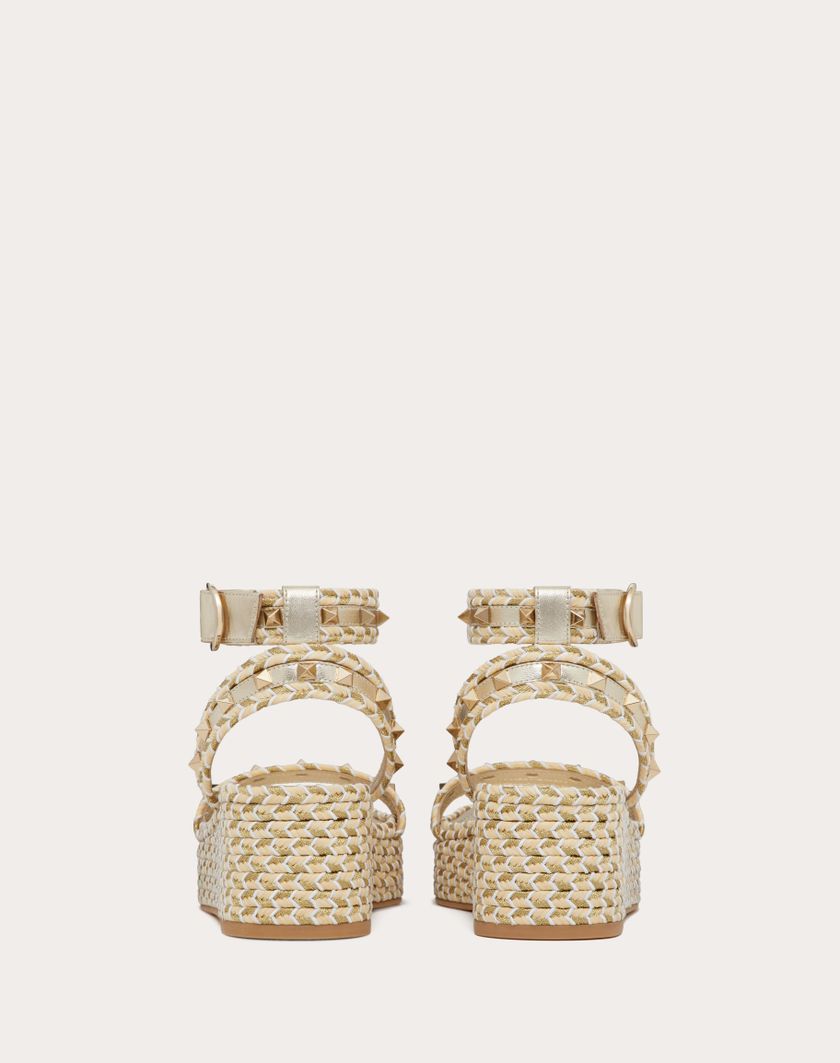 Valentino Handbags Sandalo Flatform Rockstud In Nappa Laminata 45mm Per Donna In Naturale/avorio/oro/platino | Valentino IT