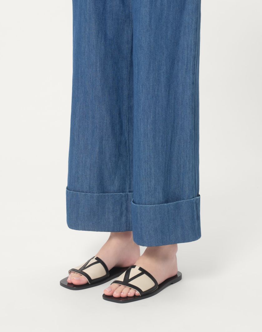 Valentino Handbags Sandalo Slide Viva Superstar In Nappa Per Donna In Burro/nero | Valentino IT