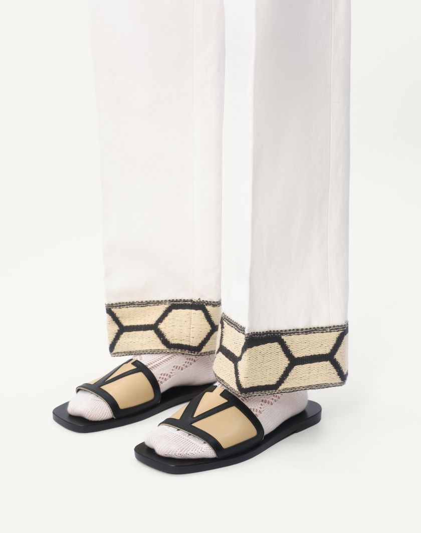 Valentino Handbags Sandalo Slide Viva Superstar In Nappa Per Uomo In Burro/nero | Valentino IT