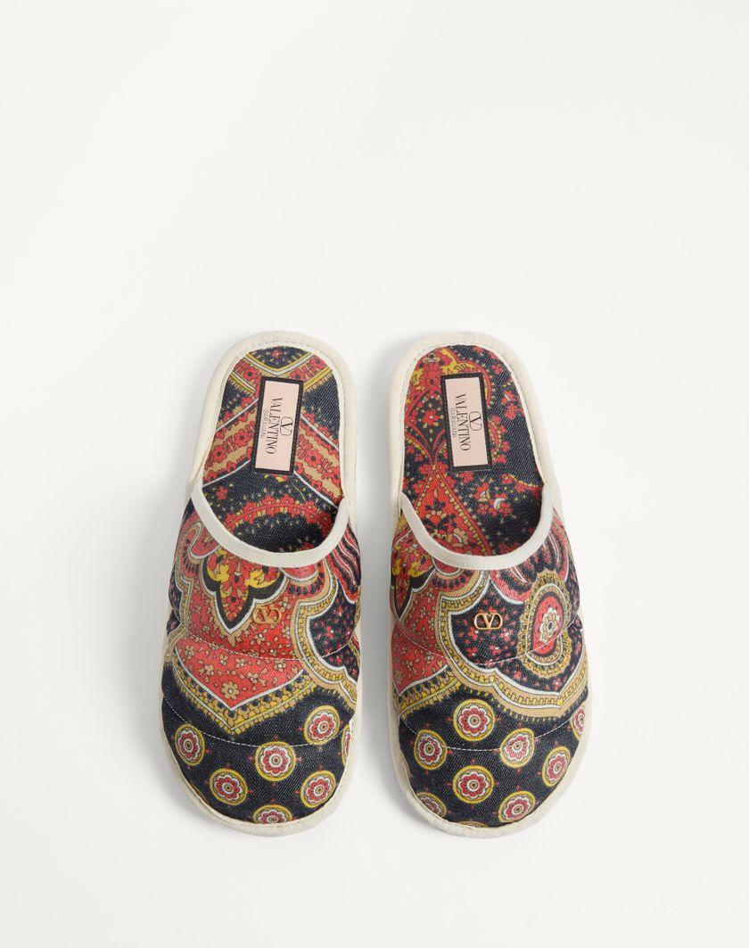 Valentino Handbags Slide Ta Chambre In Tessuto Denim Voyage Imaginaire Per Uomo In Multicolor/avorio | Valentino IT